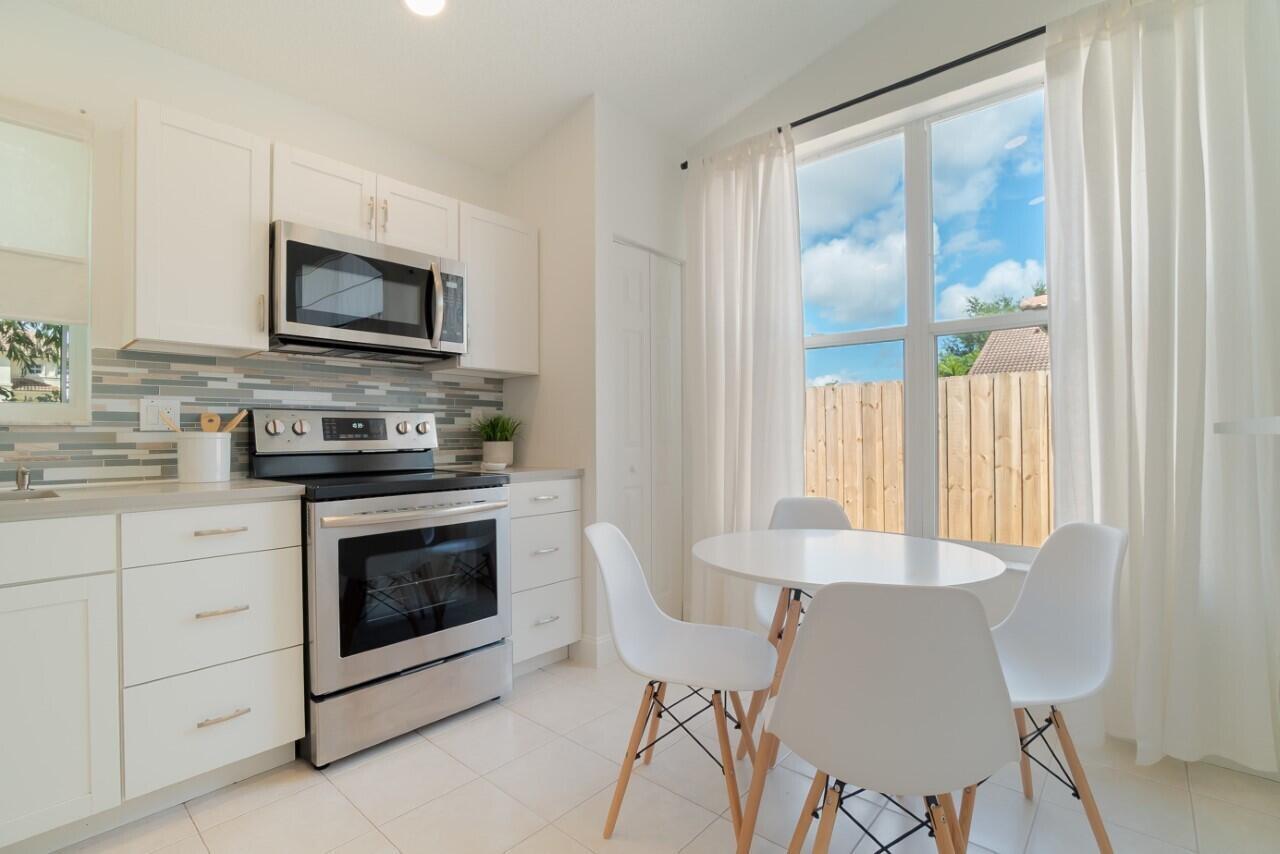 WELLINGTON TR 42B - Residential Lease