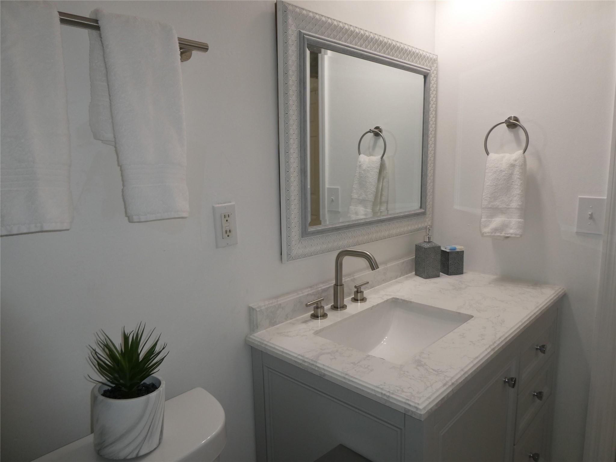 Lauder Gate Isles 28-17 B - Residential