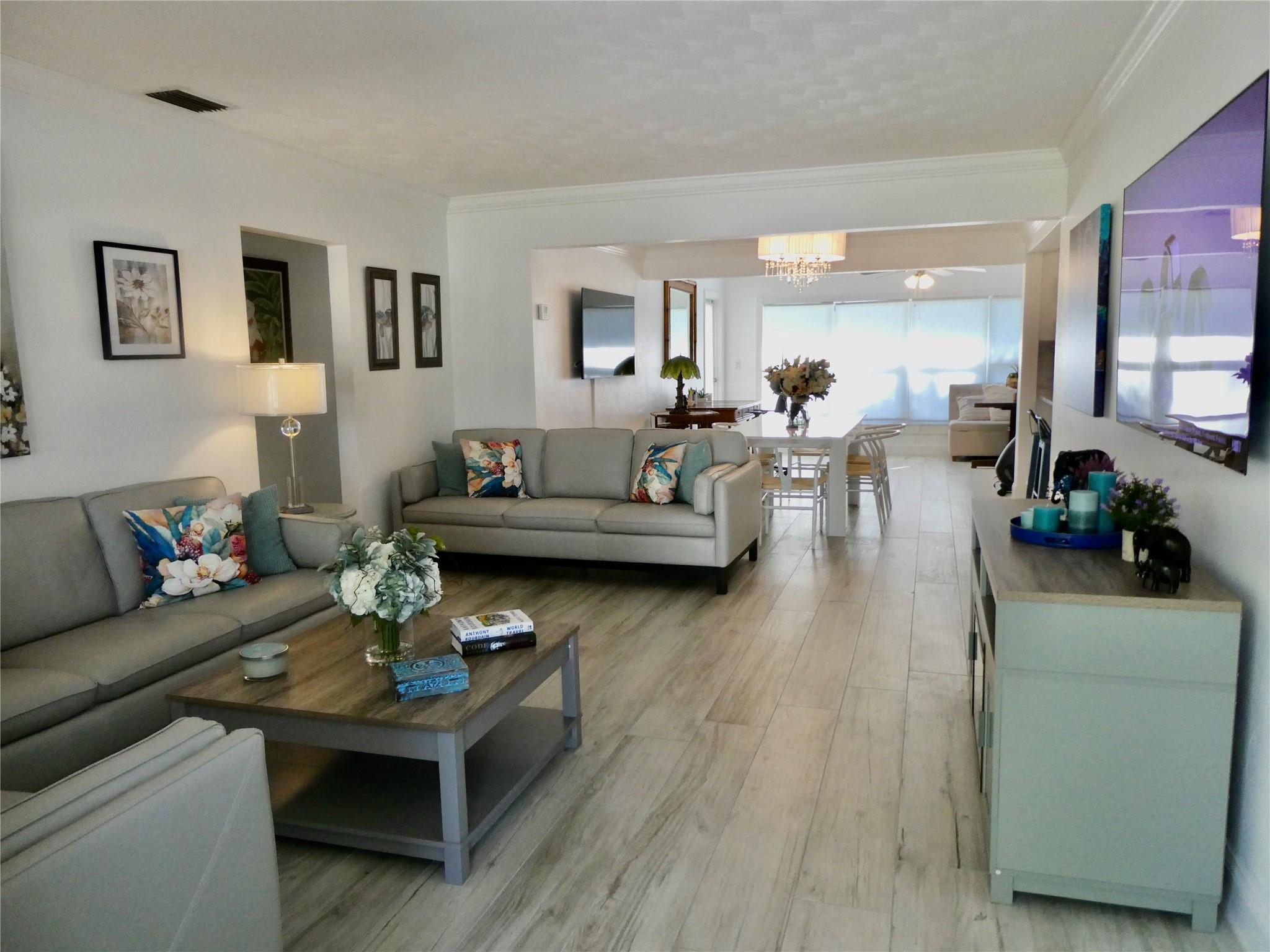 Lauder Gate Isles 28-17 B - Residential