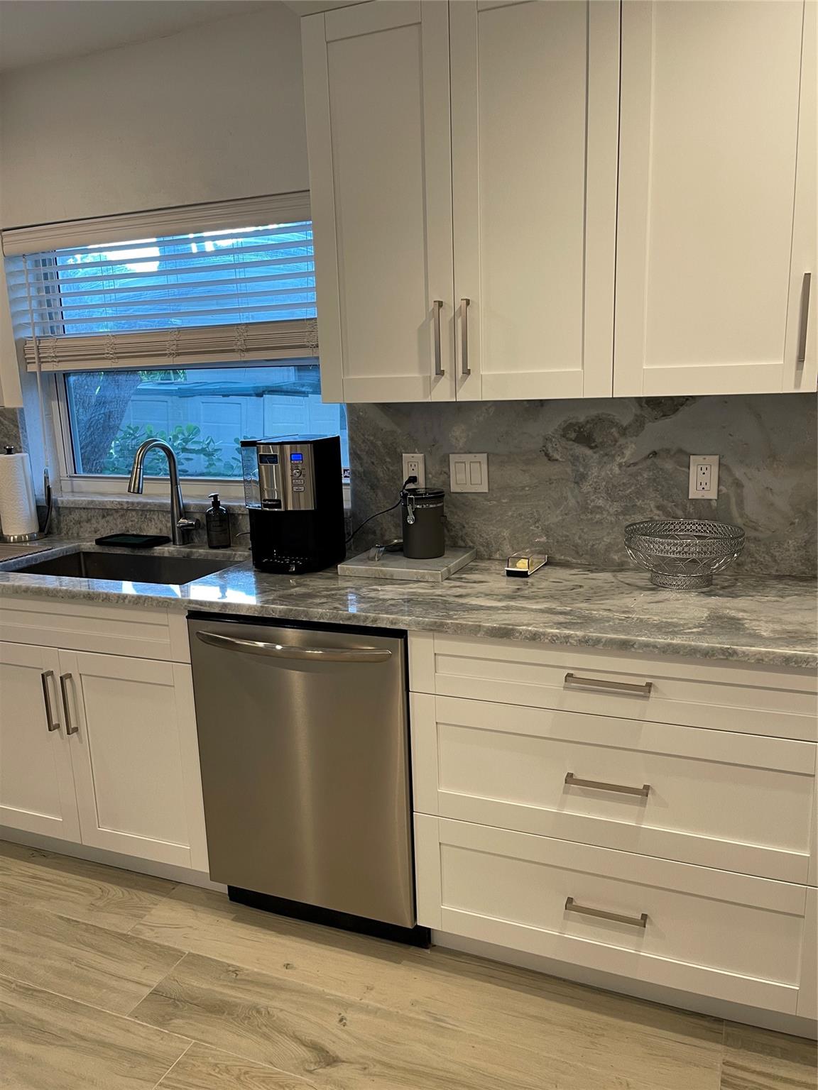 Lauder Gate Isles 28-17 B - Residential