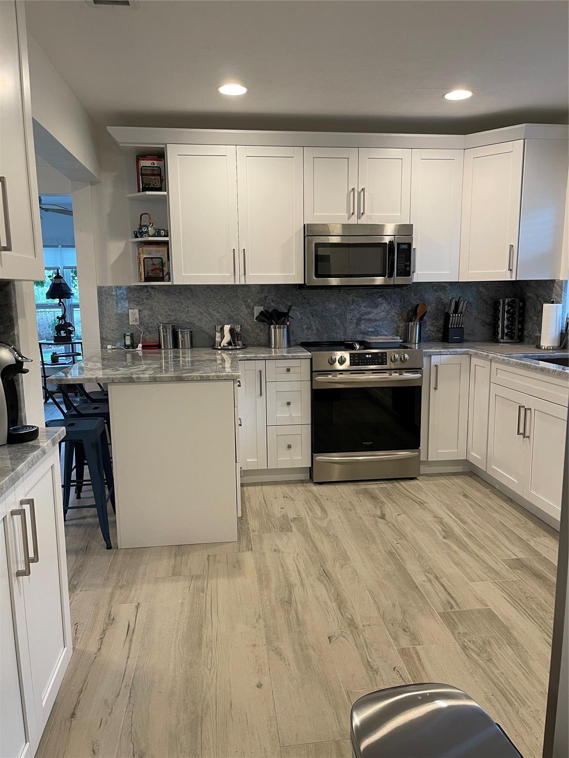 Lauder Gate Isles 28-17 B - Residential