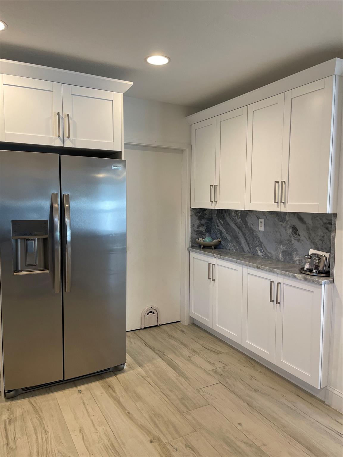 Lauder Gate Isles 28-17 B - Residential