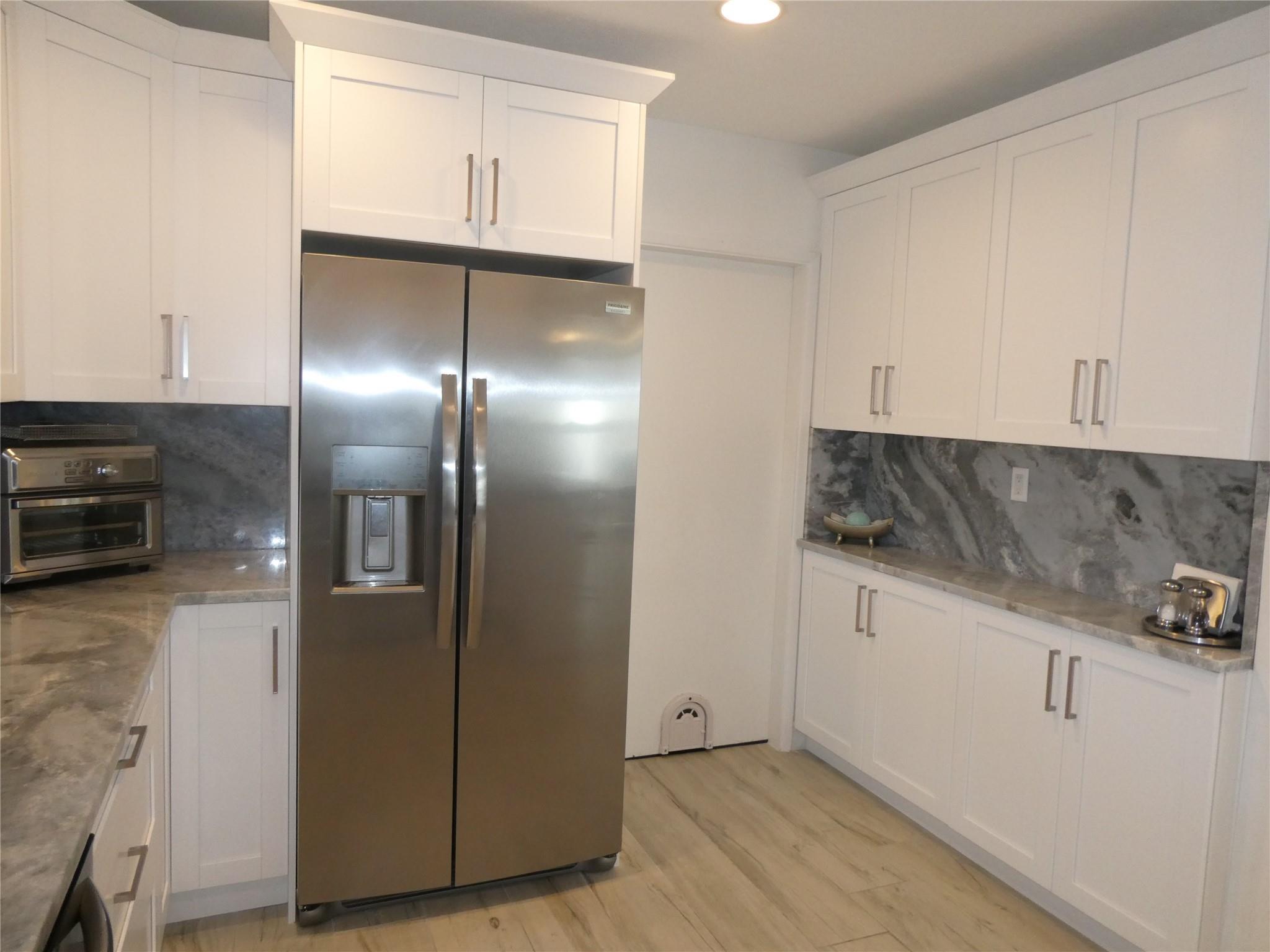 Lauder Gate Isles 28-17 B - Residential
