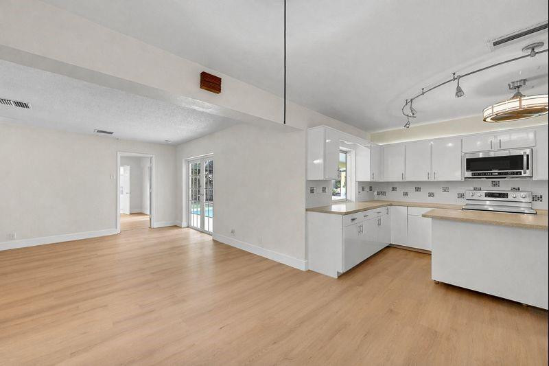 LAKEVIEW ESTATES SEC 1 REPLAT - Residential Lease
