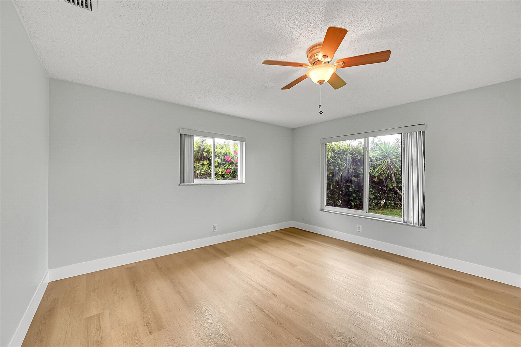 LAKEVIEW ESTATES SEC 1 REPLAT - Residential Lease