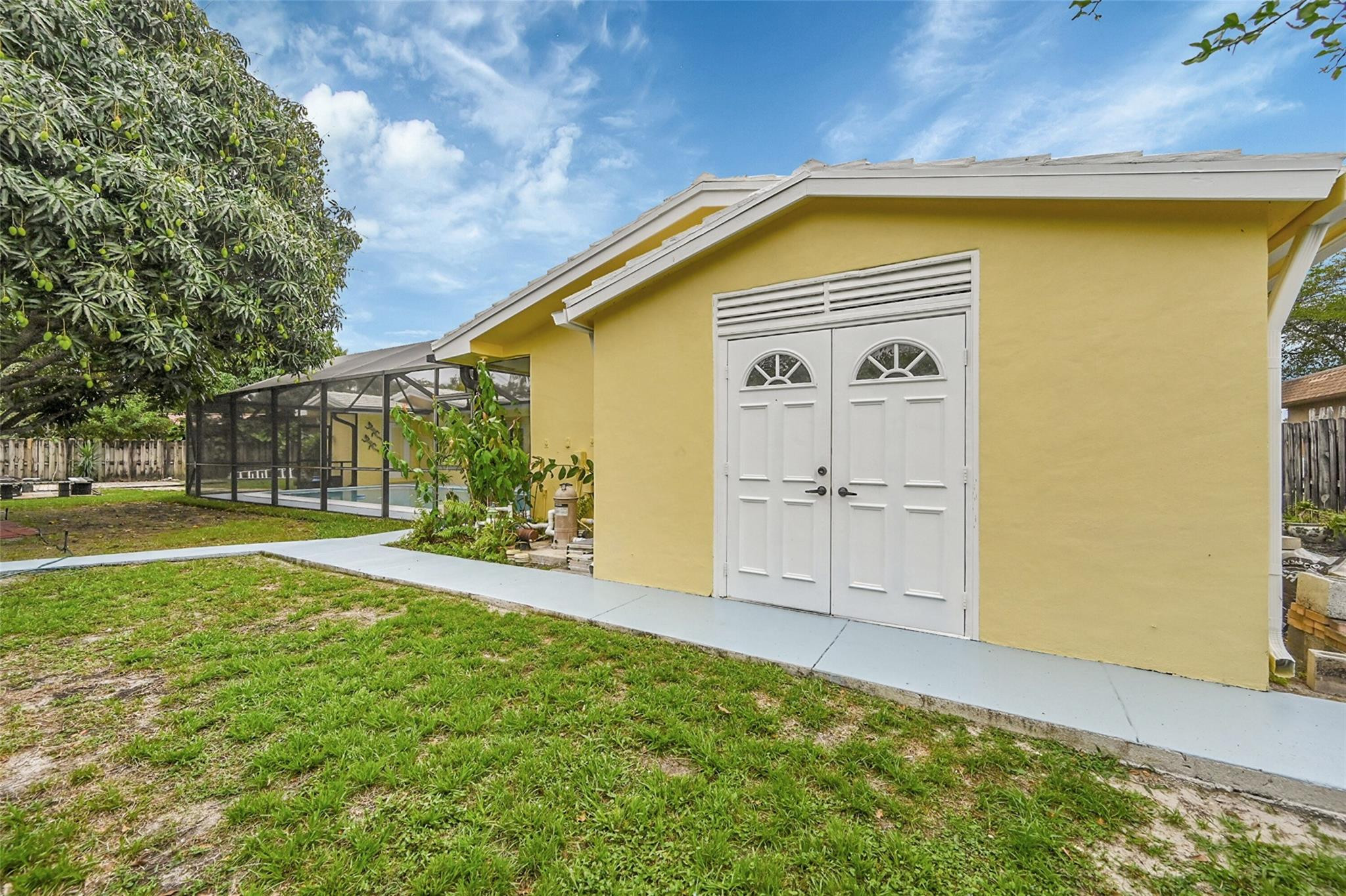 LAKEVIEW ESTATES SEC 1 REPLAT - Residential Lease