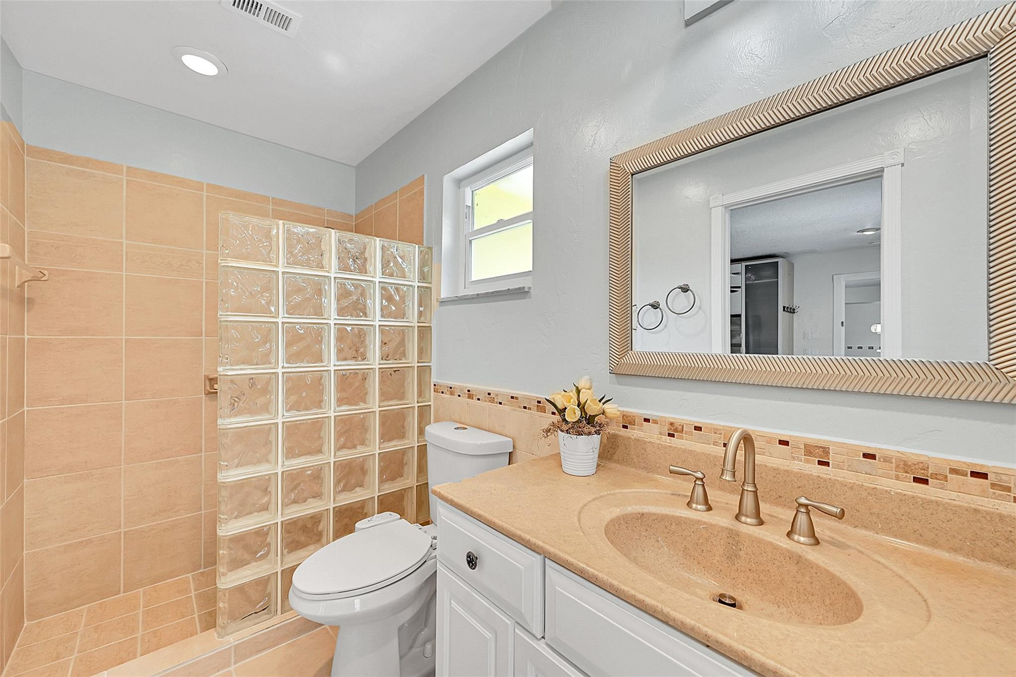 LAKEVIEW ESTATES SEC 1 REPLAT - Residential Lease