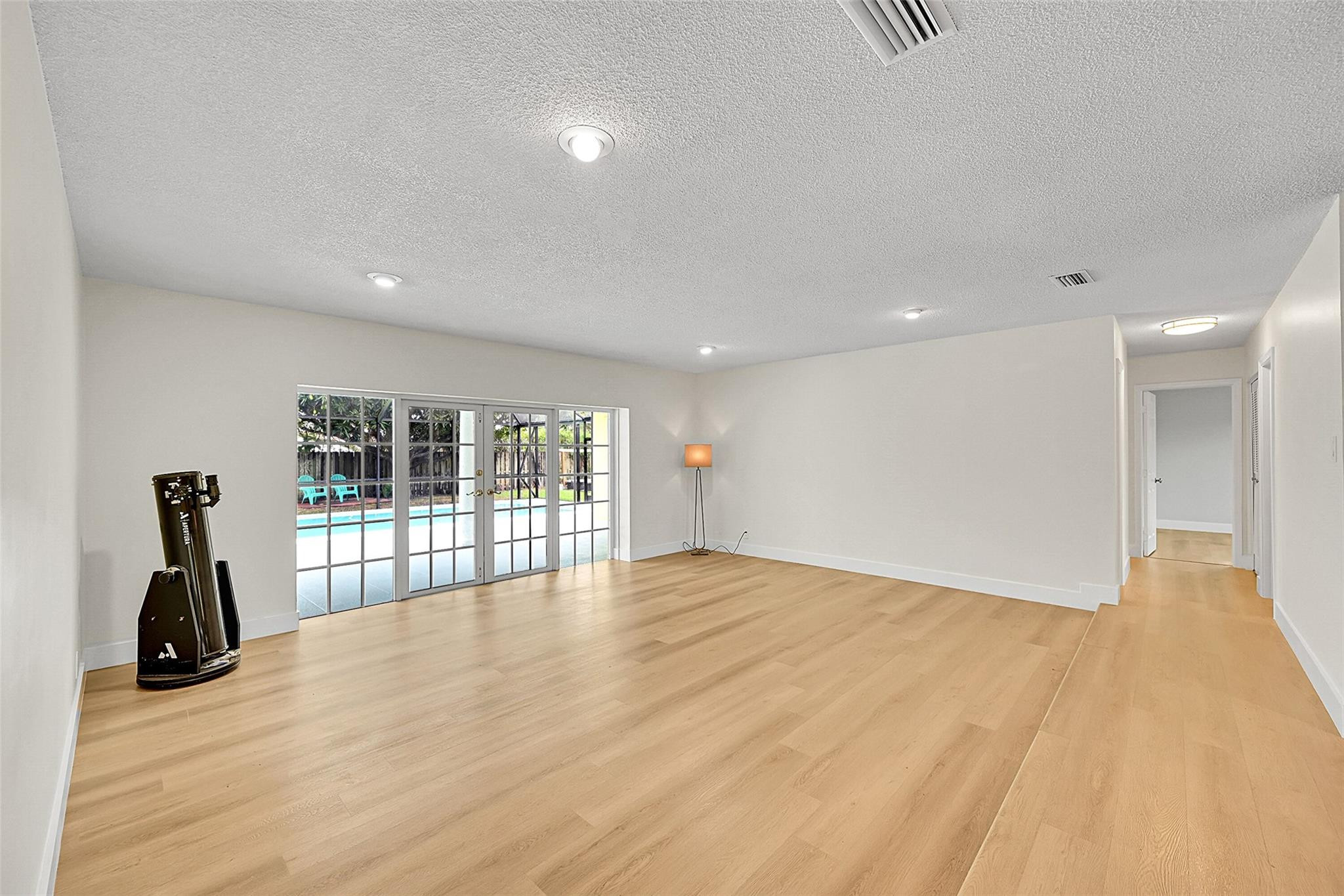 LAKEVIEW ESTATES SEC 1 REPLAT - Residential Lease