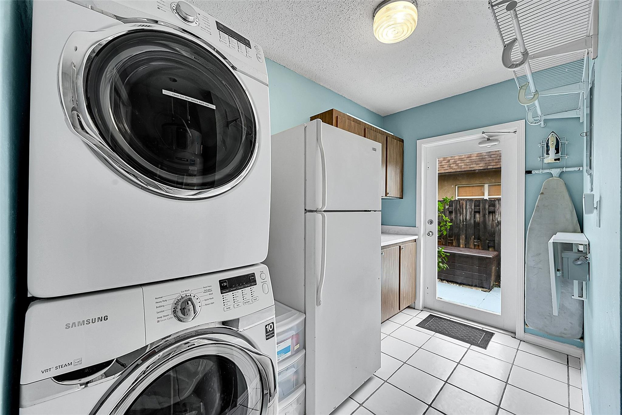 LAKEVIEW ESTATES SEC 1 REPLAT - Residential Lease