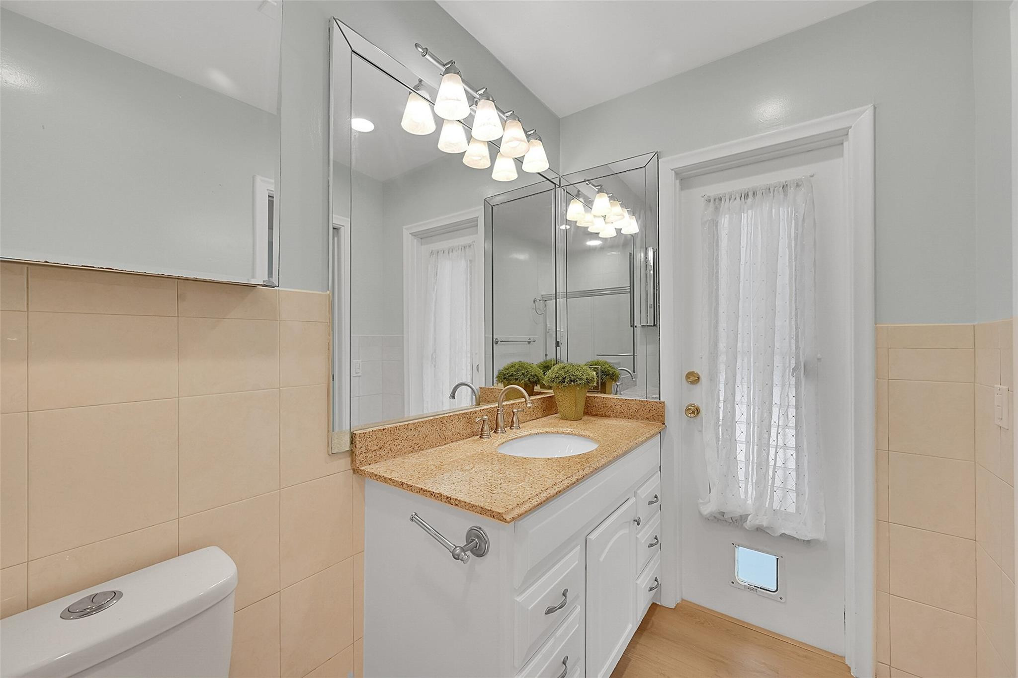 LAKEVIEW ESTATES SEC 1 REPLAT - Residential Lease