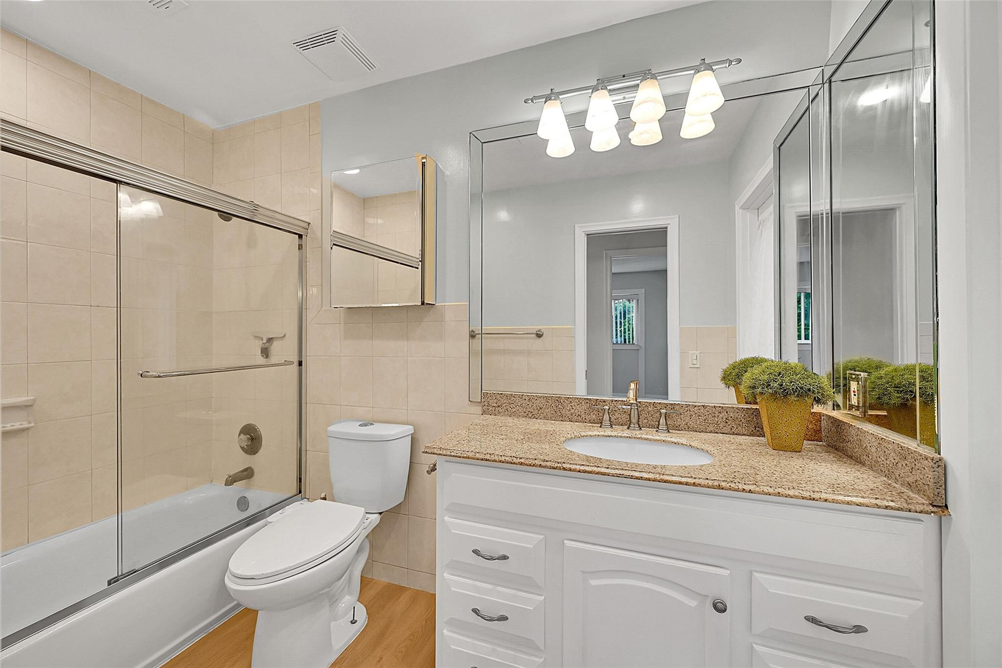 LAKEVIEW ESTATES SEC 1 REPLAT - Residential Lease