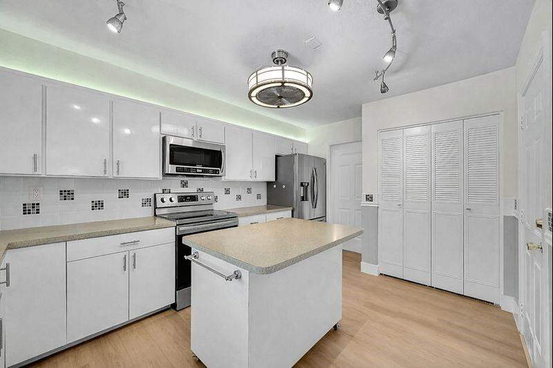 LAKEVIEW ESTATES SEC 1 REPLAT - Residential Lease