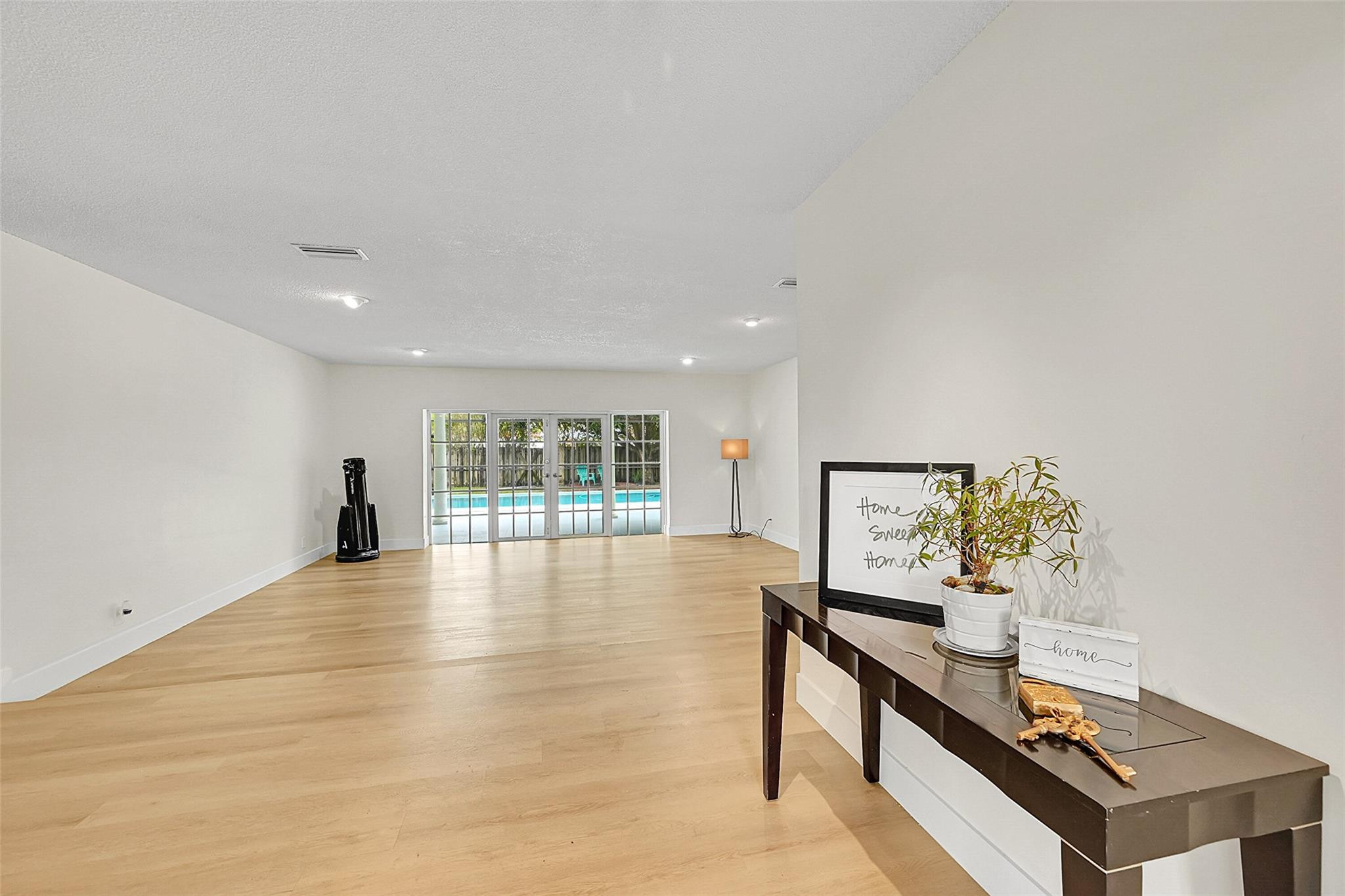 LAKEVIEW ESTATES SEC 1 REPLAT - Residential Lease