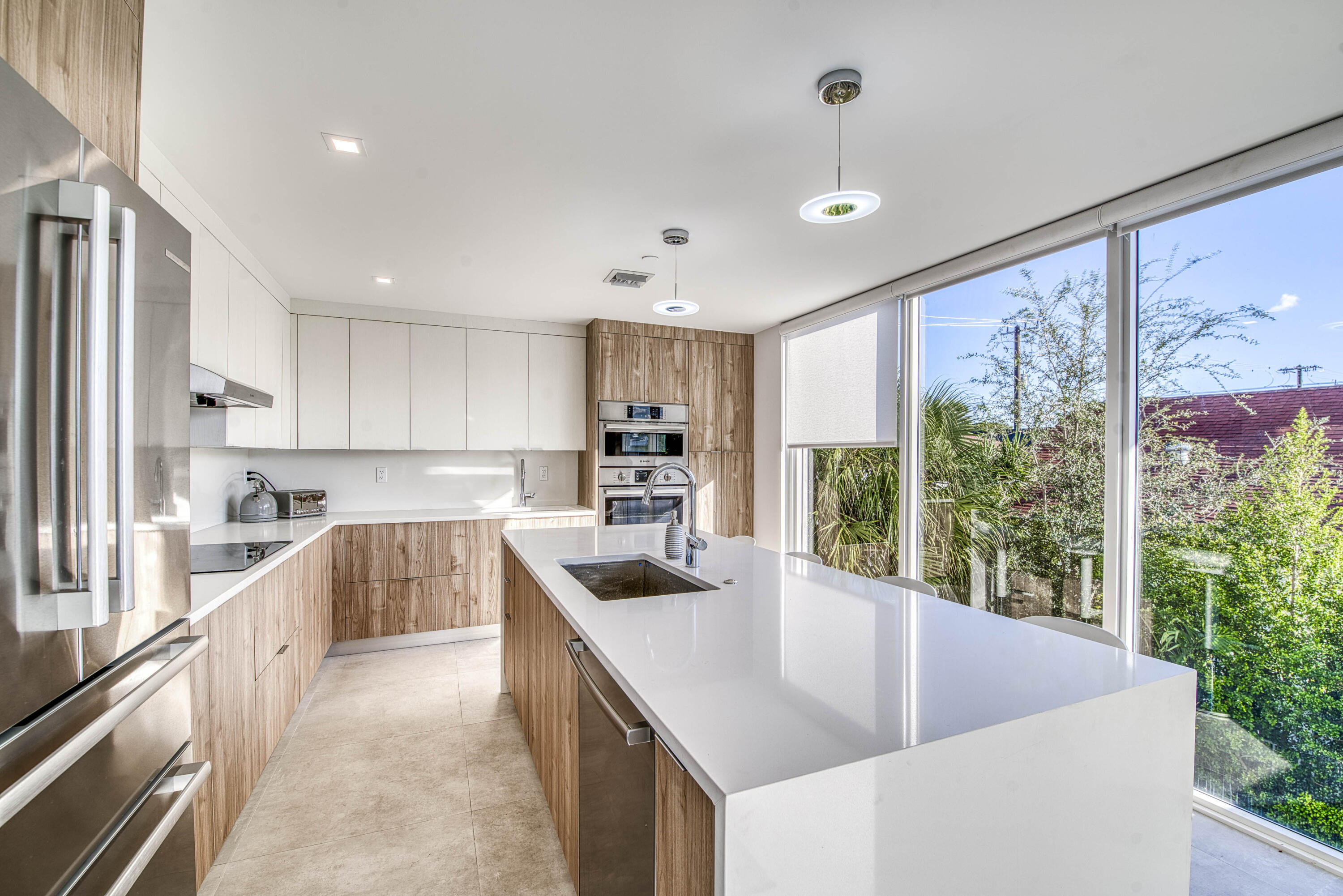 Alora Luxury Condo - Residential