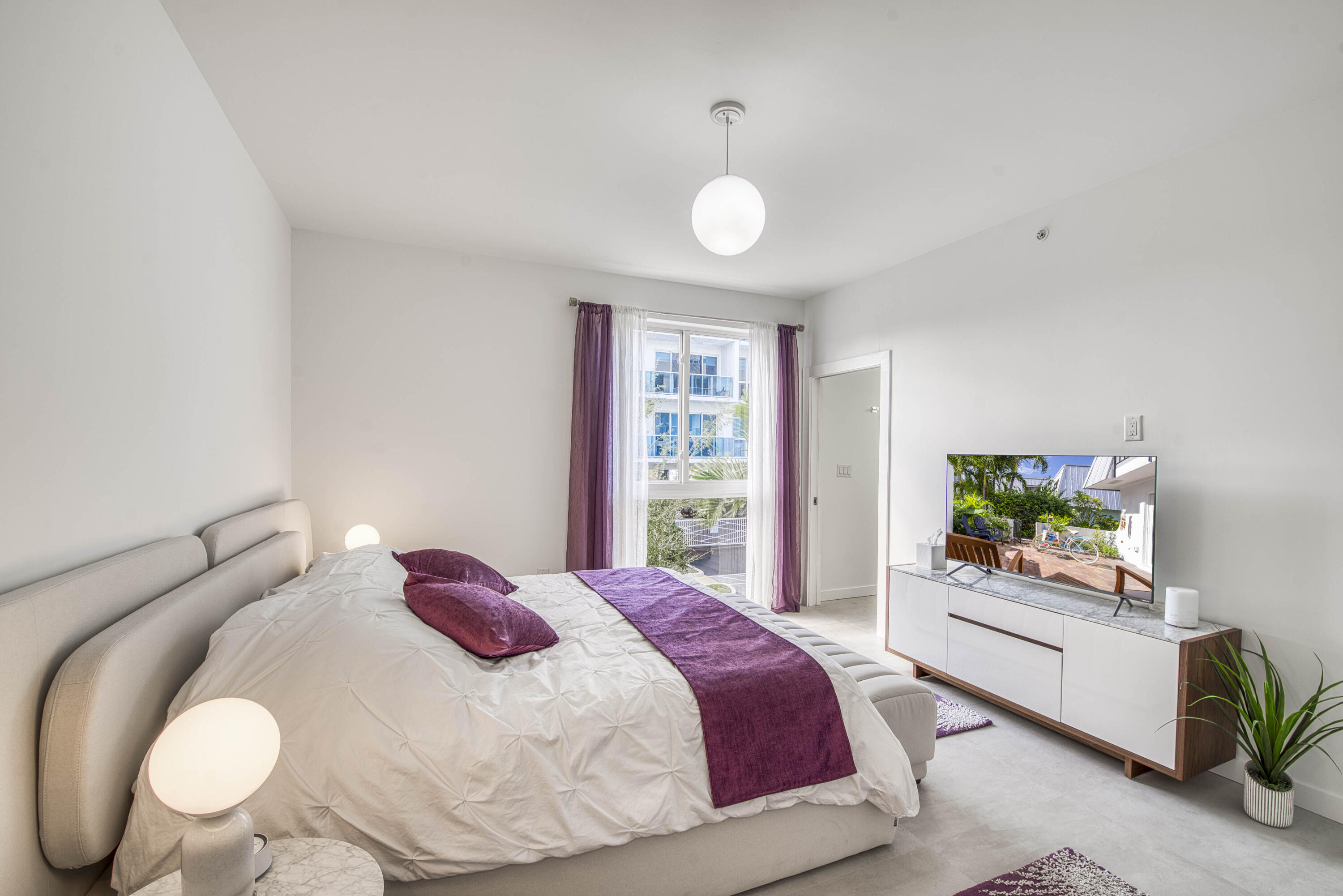 Alora Luxury Condo - Residential