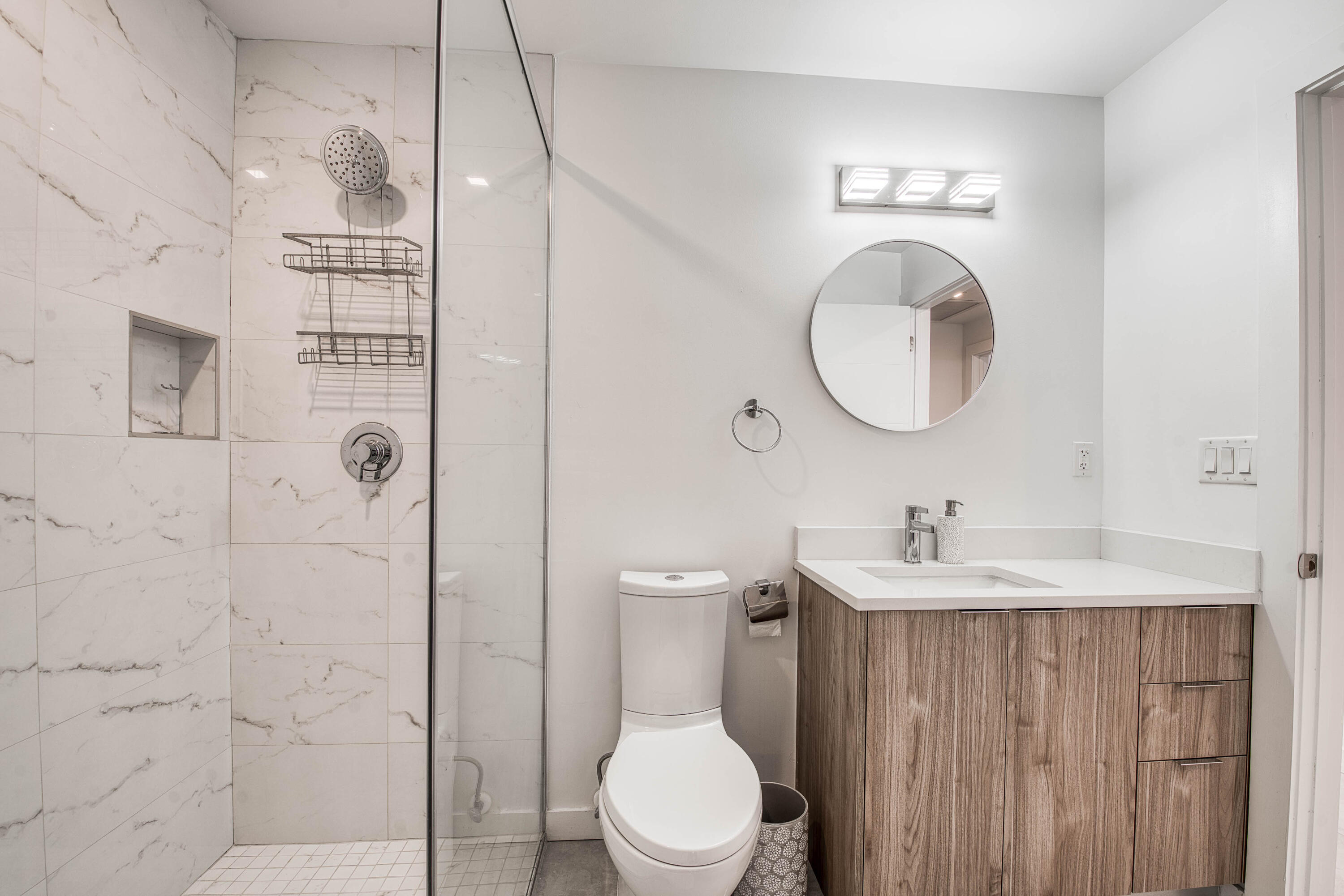 Alora Luxury Condo - Residential