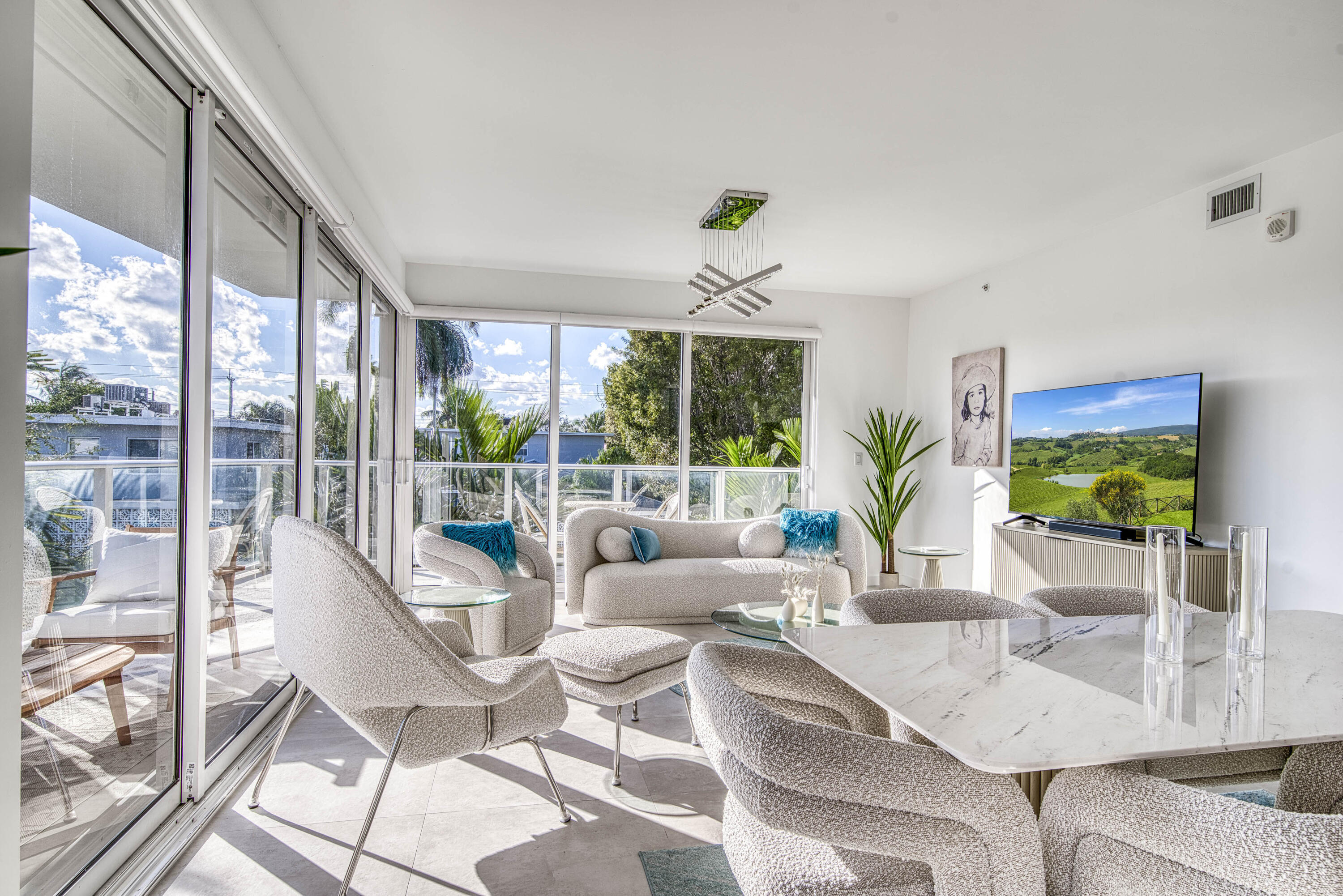 Alora Luxury Condo - Residential