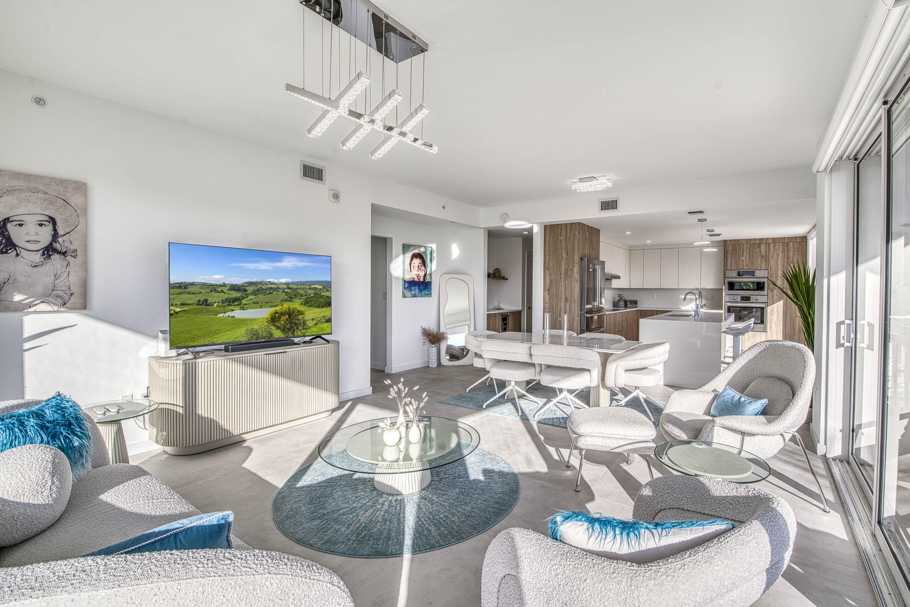 Alora Luxury Condo - Residential