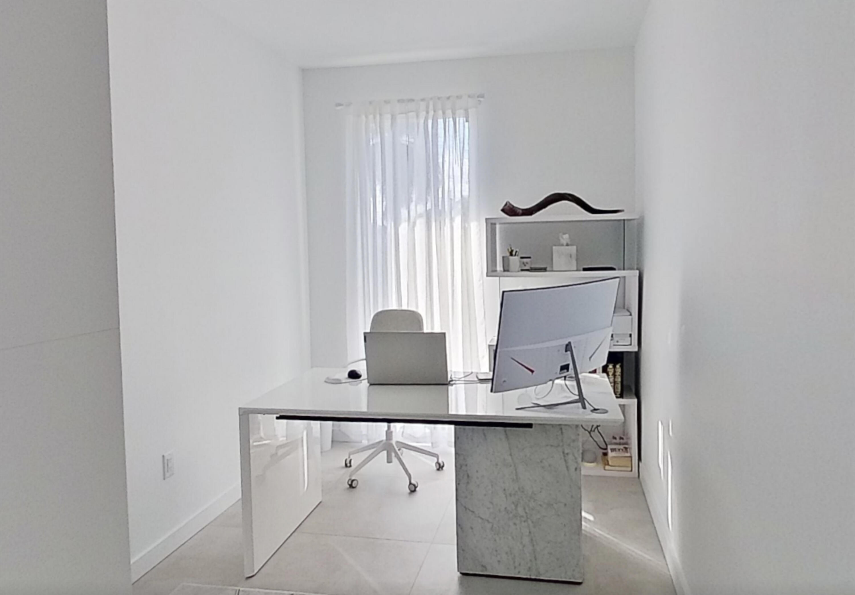 Alora Luxury Condo - Residential