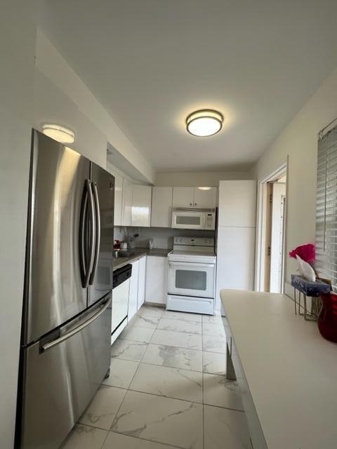 PALM-AIRE COUNTRY CLUB CONDO 18 - Residential Lease