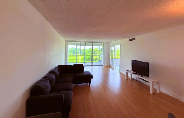 PALM-AIRE COUNTRY CLUB CONDO 18 - Residential Lease