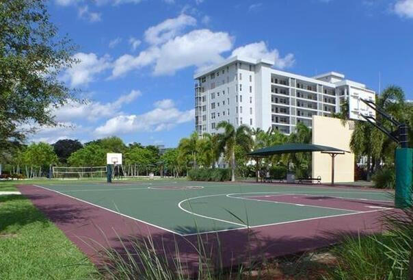 PALM-AIRE COUNTRY CLUB CONDO 18 - Residential Lease