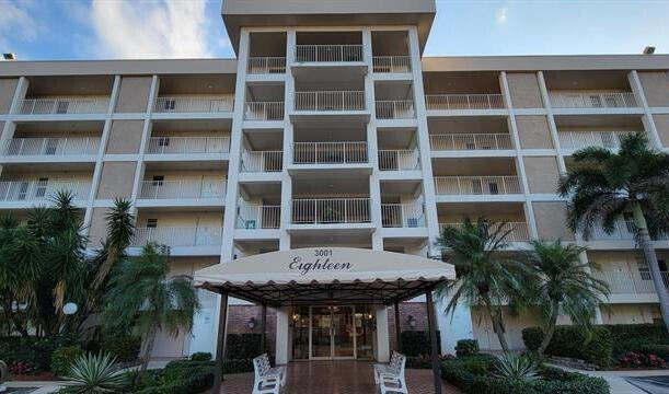 PALM-AIRE COUNTRY CLUB CONDO 18 - Residential Lease