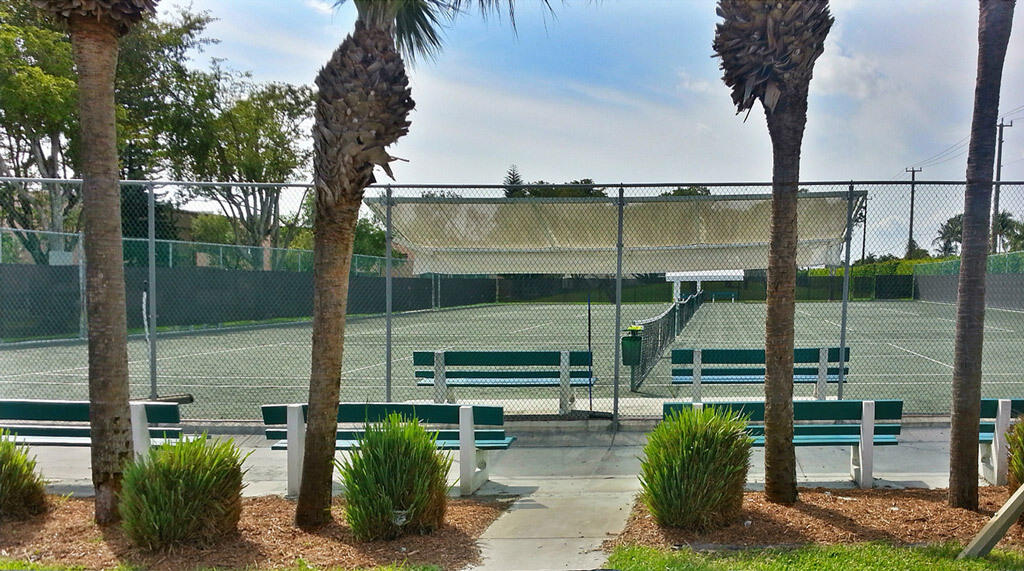 KINGS POINT VALENCIA CONDOS - Residential
