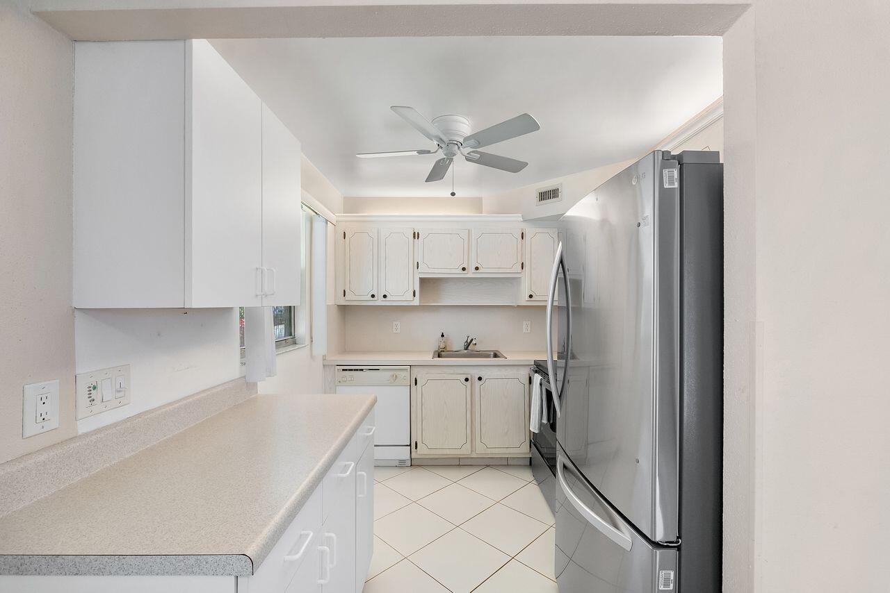 KINGS POINT VALENCIA CONDOS - Residential