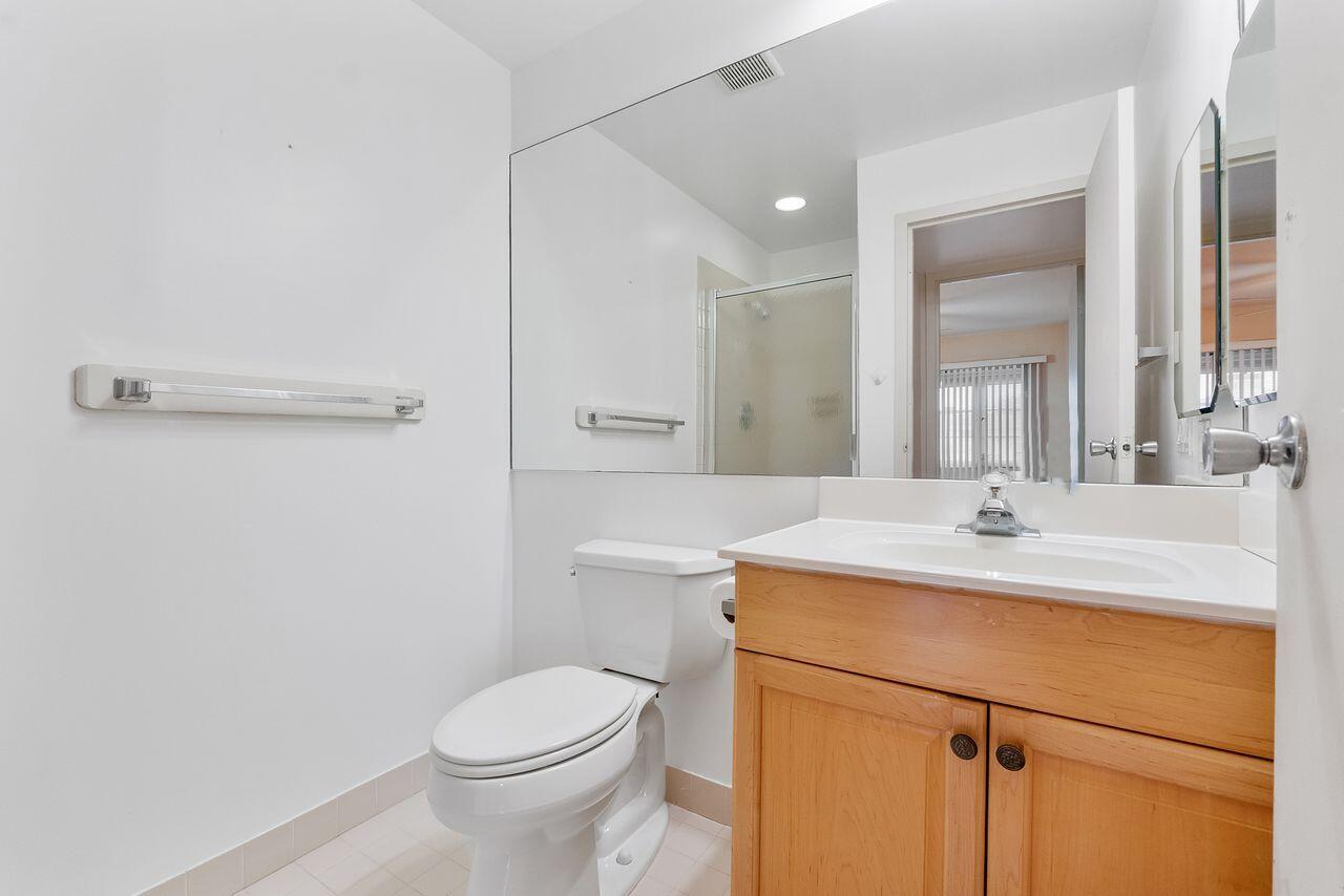 KINGS POINT VALENCIA CONDOS - Residential