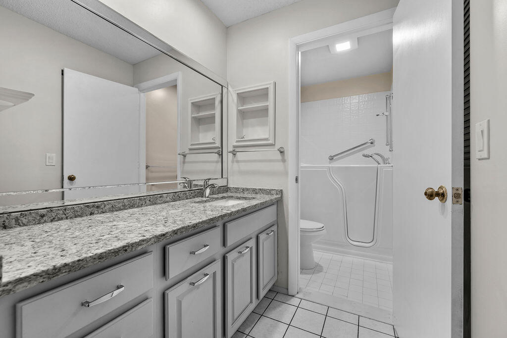 STRATHMORE GATE I UNIT TWO - Residential