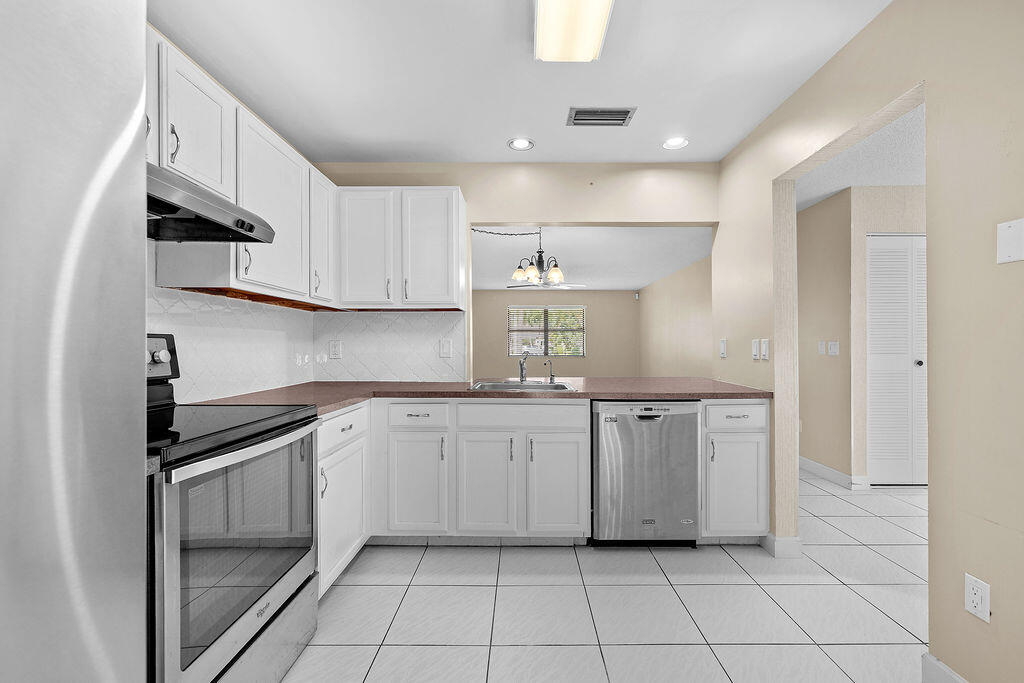 STRATHMORE GATE I UNIT TWO - Residential