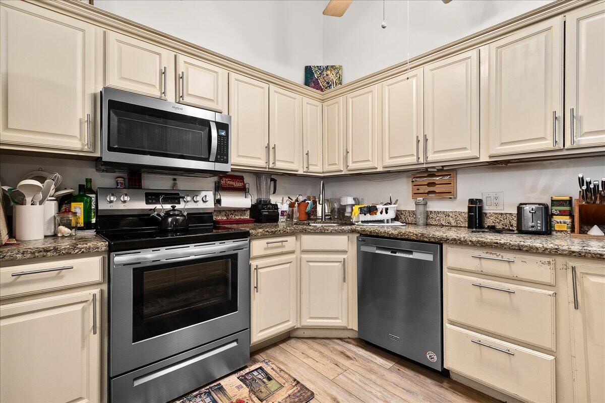 WESTWOOD GARDENS 1 - Residential