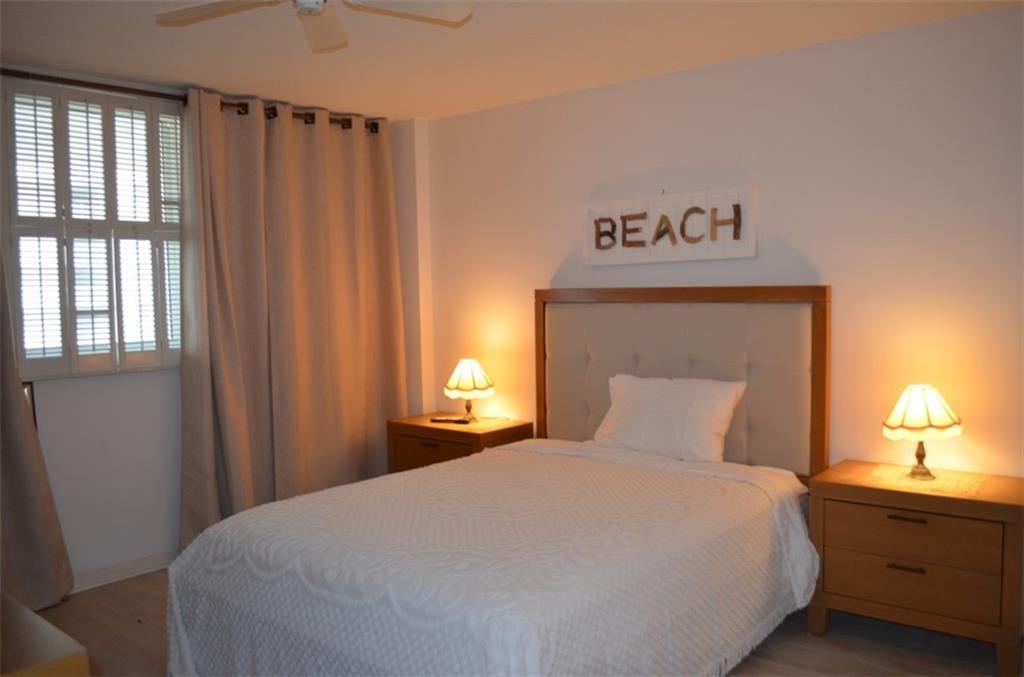 Hillsboro Le Baron - Residential