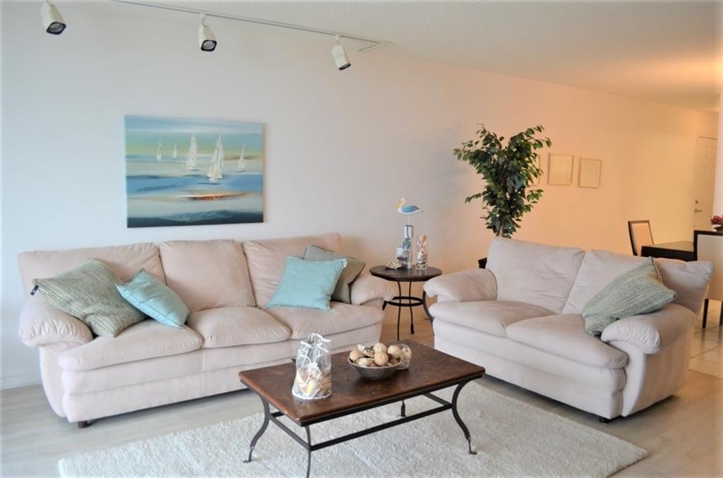 Hillsboro Le Baron - Residential