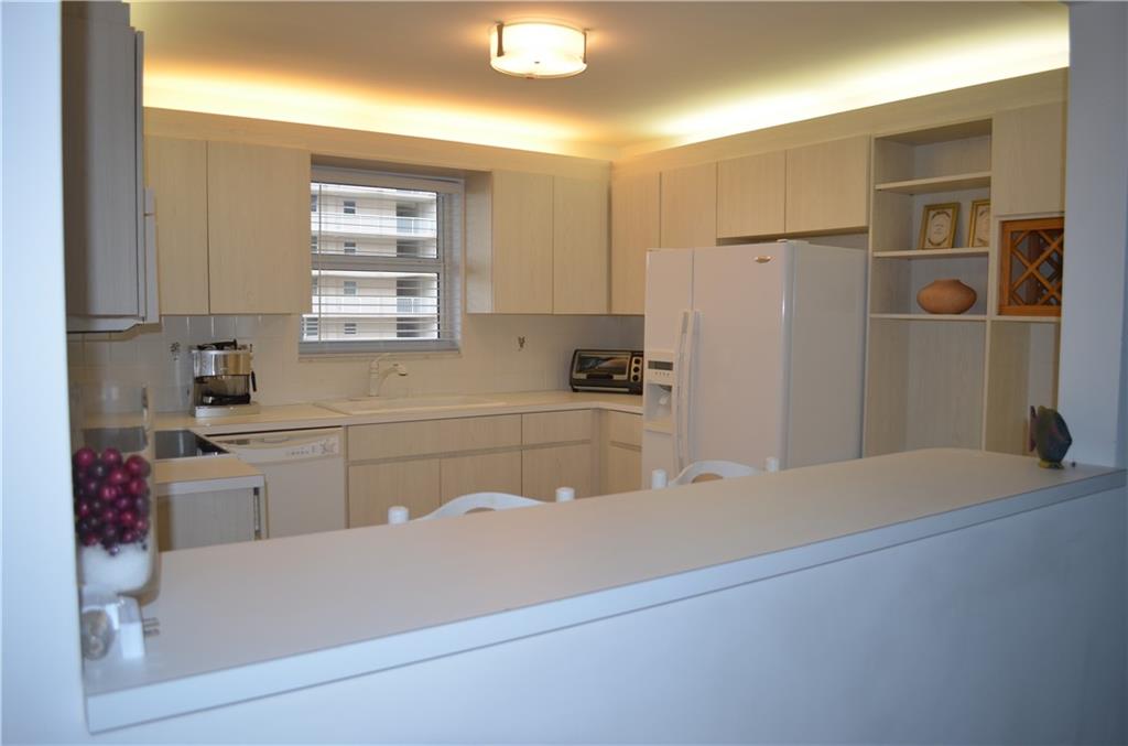Hillsboro Le Baron - Residential