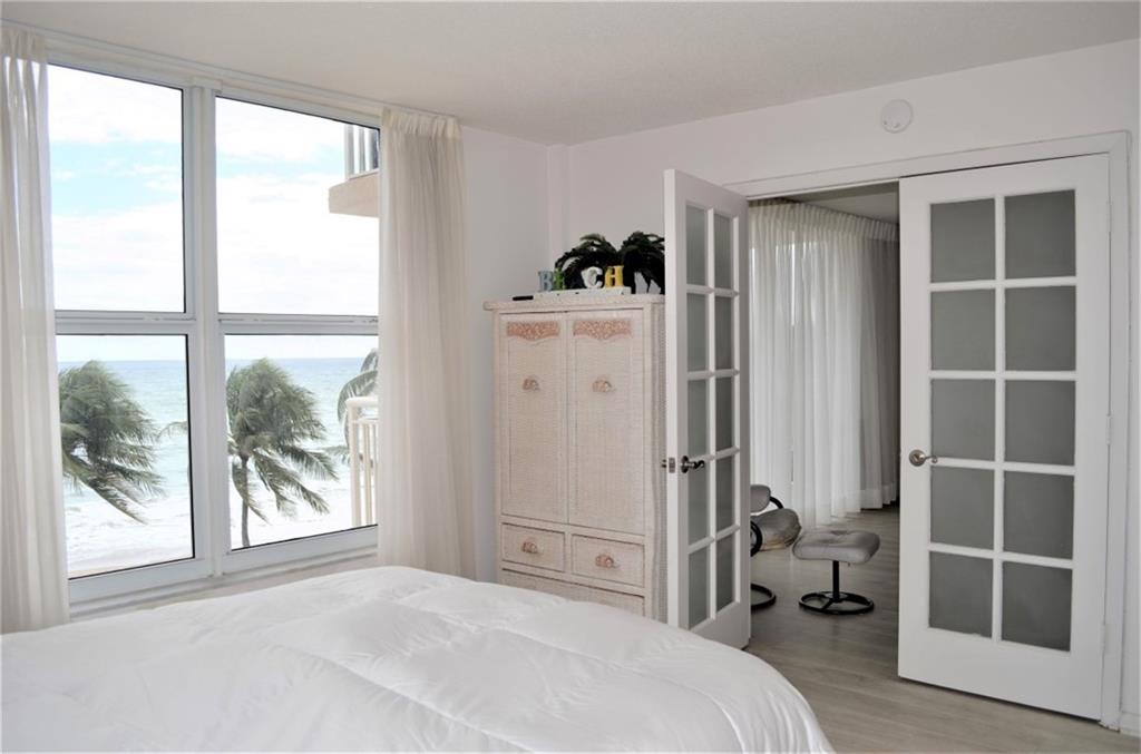 Hillsboro Le Baron - Residential