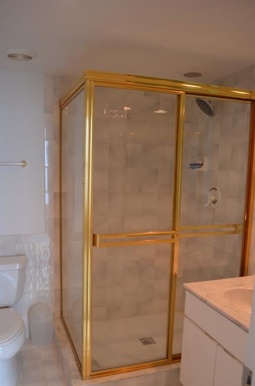 Hillsboro Le Baron - Residential