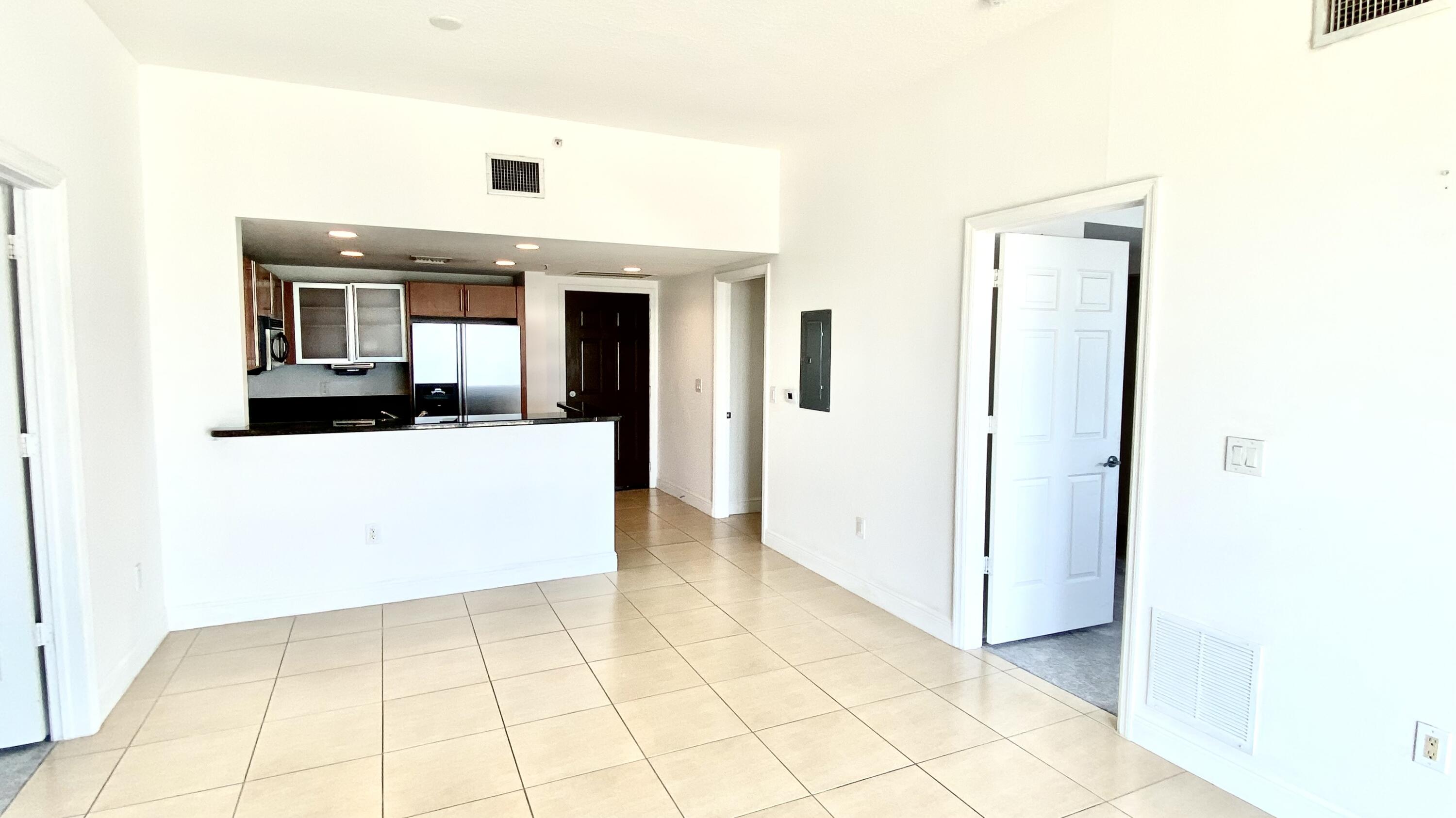 610 CLEMATIS CONDO - Residential Lease
