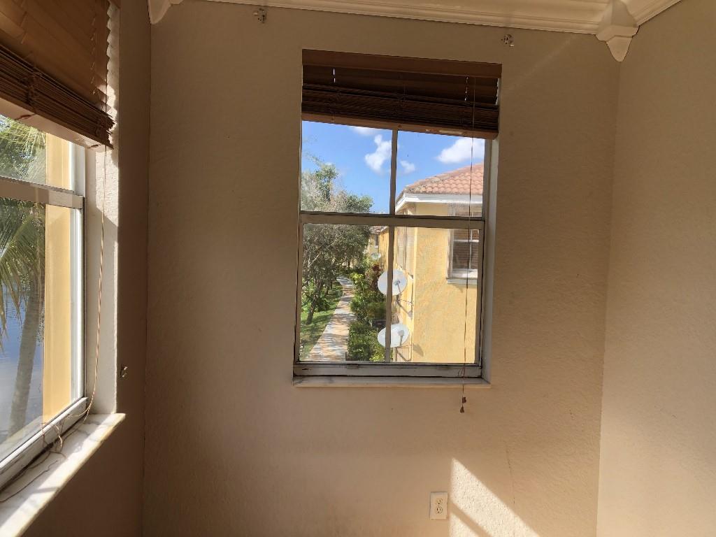 SHOMA VILLAS III AT ROYAL - Residential