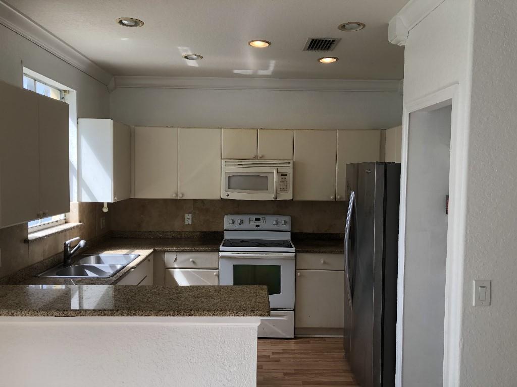 SHOMA VILLAS III AT ROYAL - Residential