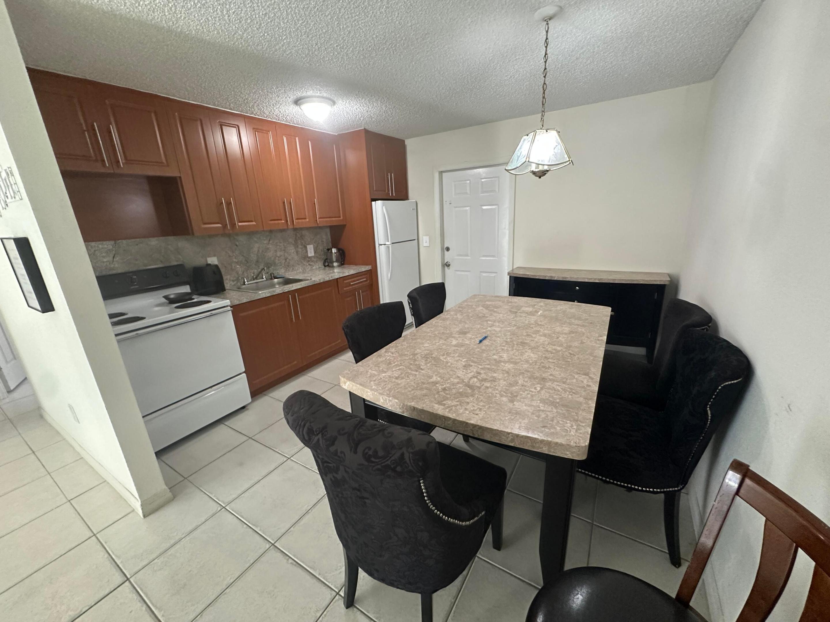 ROYAL PALM ESTATES - Residential Income