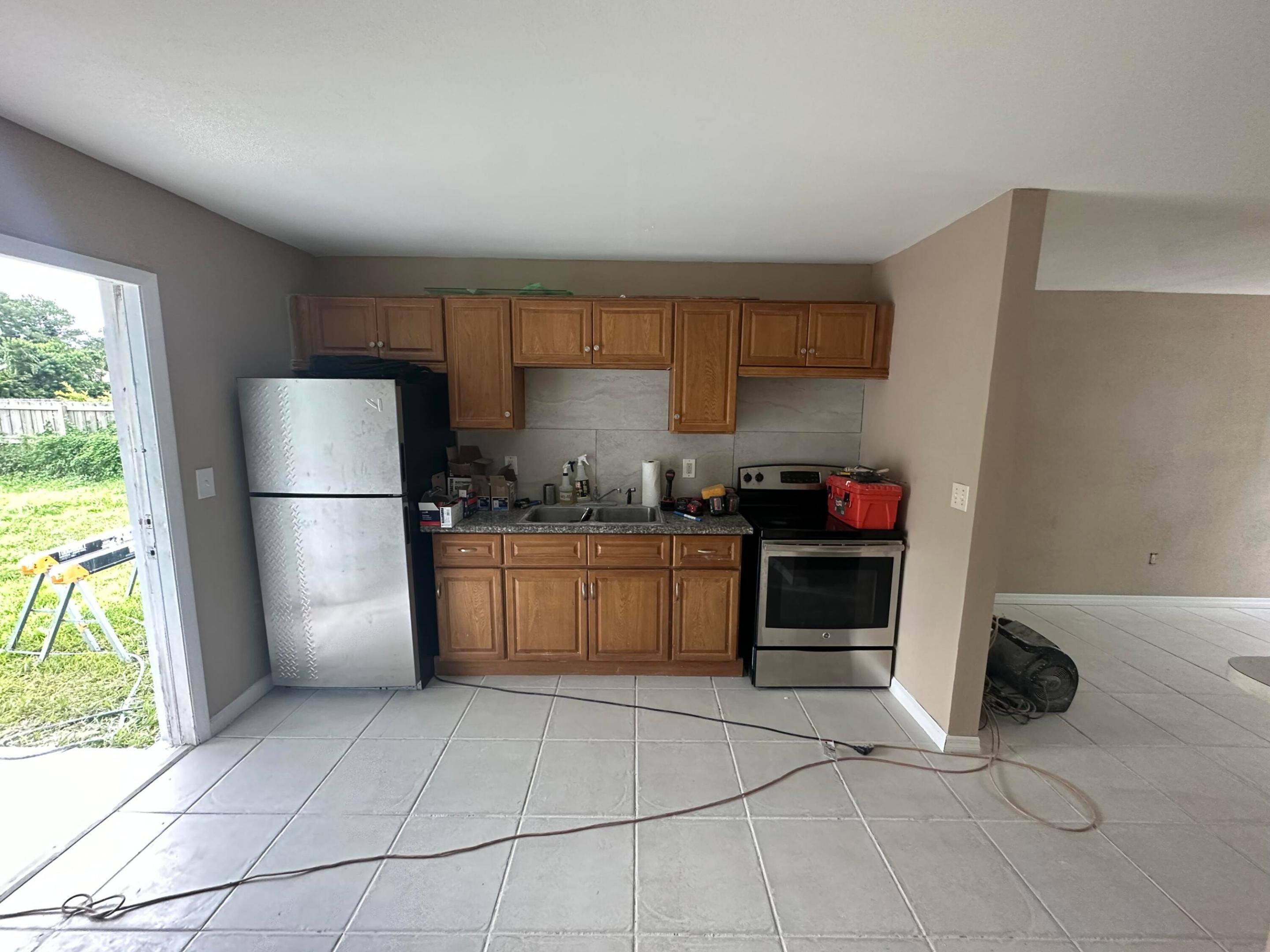 ROYAL PALM ESTATES - Residential Income