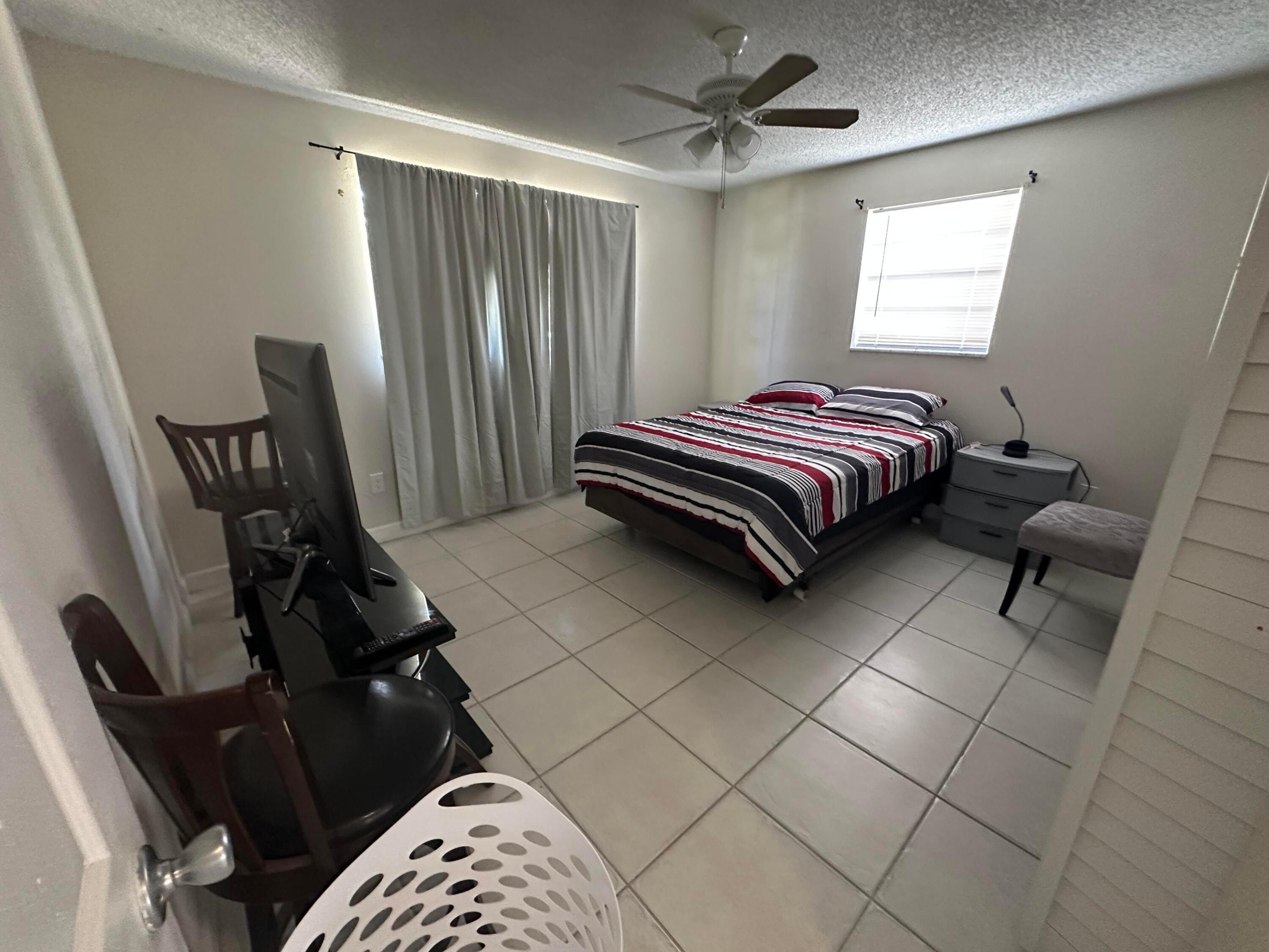 ROYAL PALM ESTATES - Residential Income