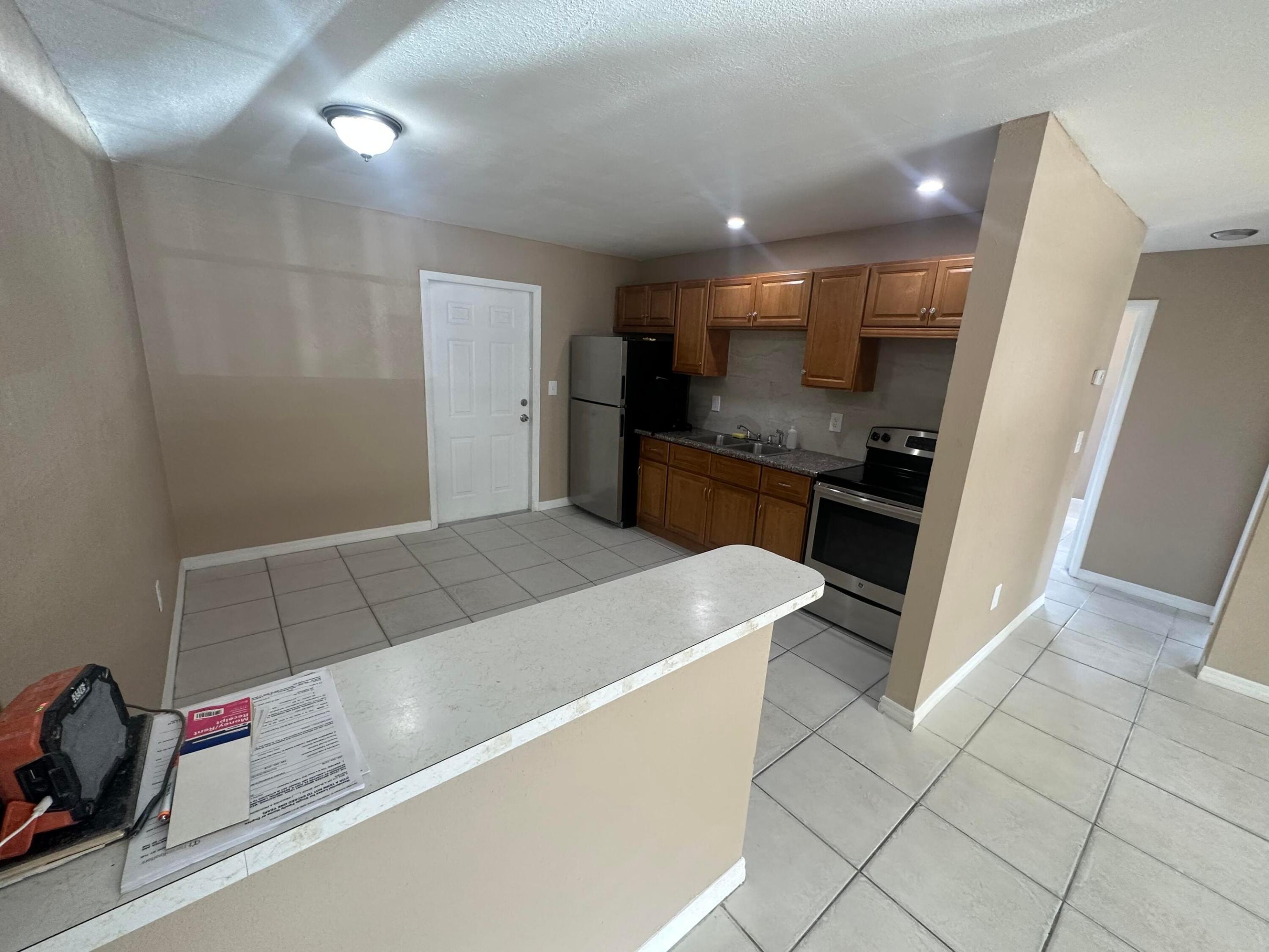 ROYAL PALM ESTATES - Residential Income