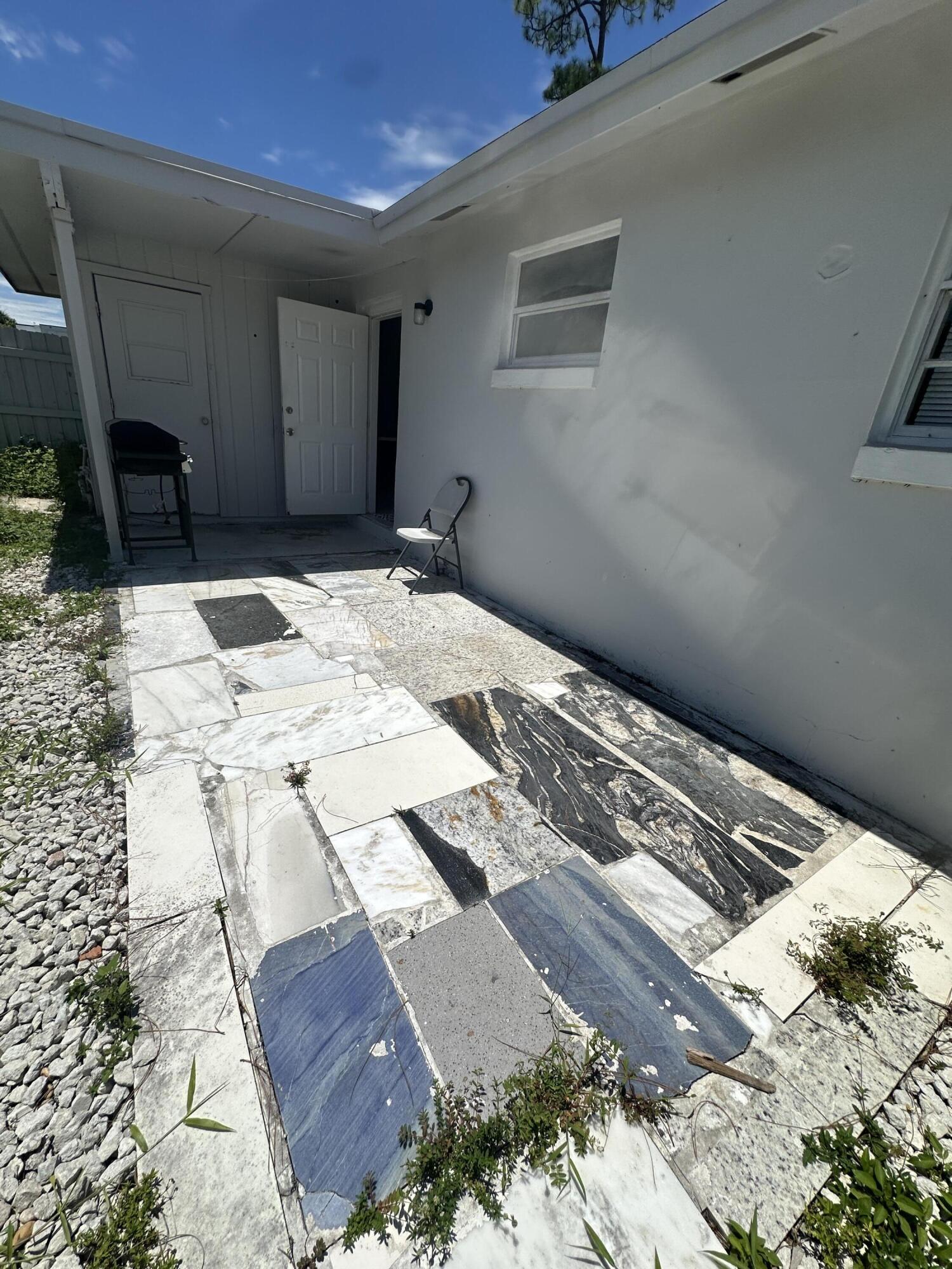 ROYAL PALM ESTATES - Residential Income