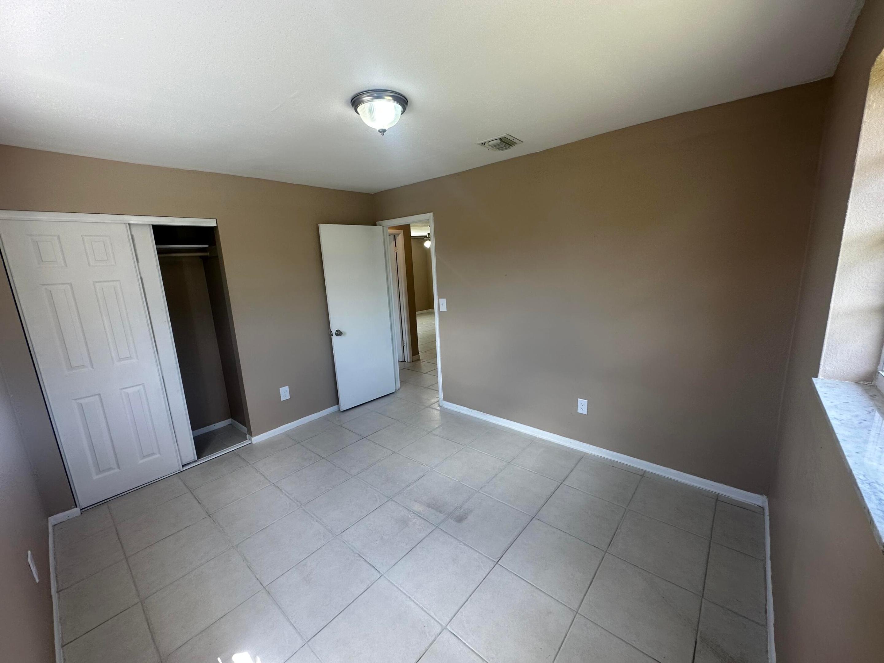 ROYAL PALM ESTATES - Residential Income