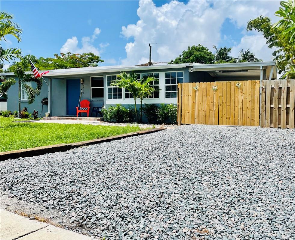 Awesome 3bed 2 bath home! Perfect for Seasonal Rental or short-term vacation rentals.Home is Remodeled and comes completely furnished.Bonus camper is also part of the purchase. Camper is completely remodeled and is a 1 Bed 1 bath.