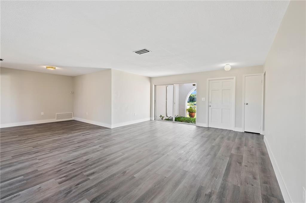Sunrise Golf Village Sec - Residential