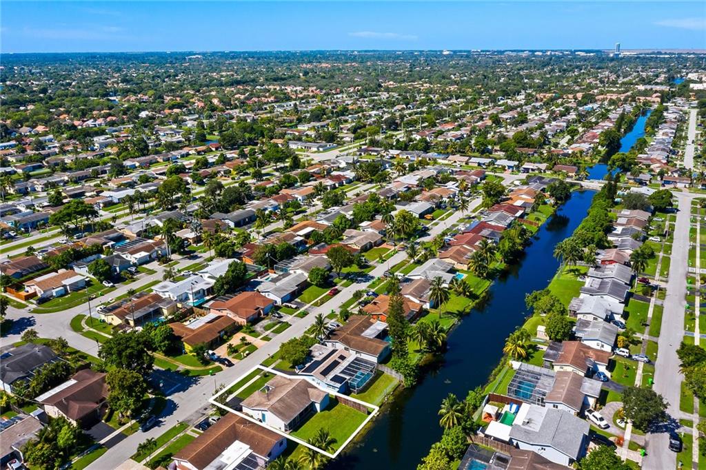 Sunrise Golf Village Sec - Residential